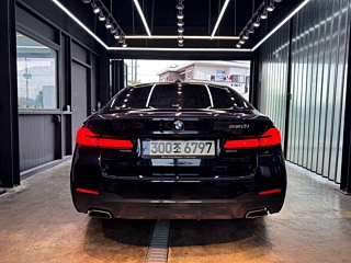 BMW 5-SERIES G30 2021