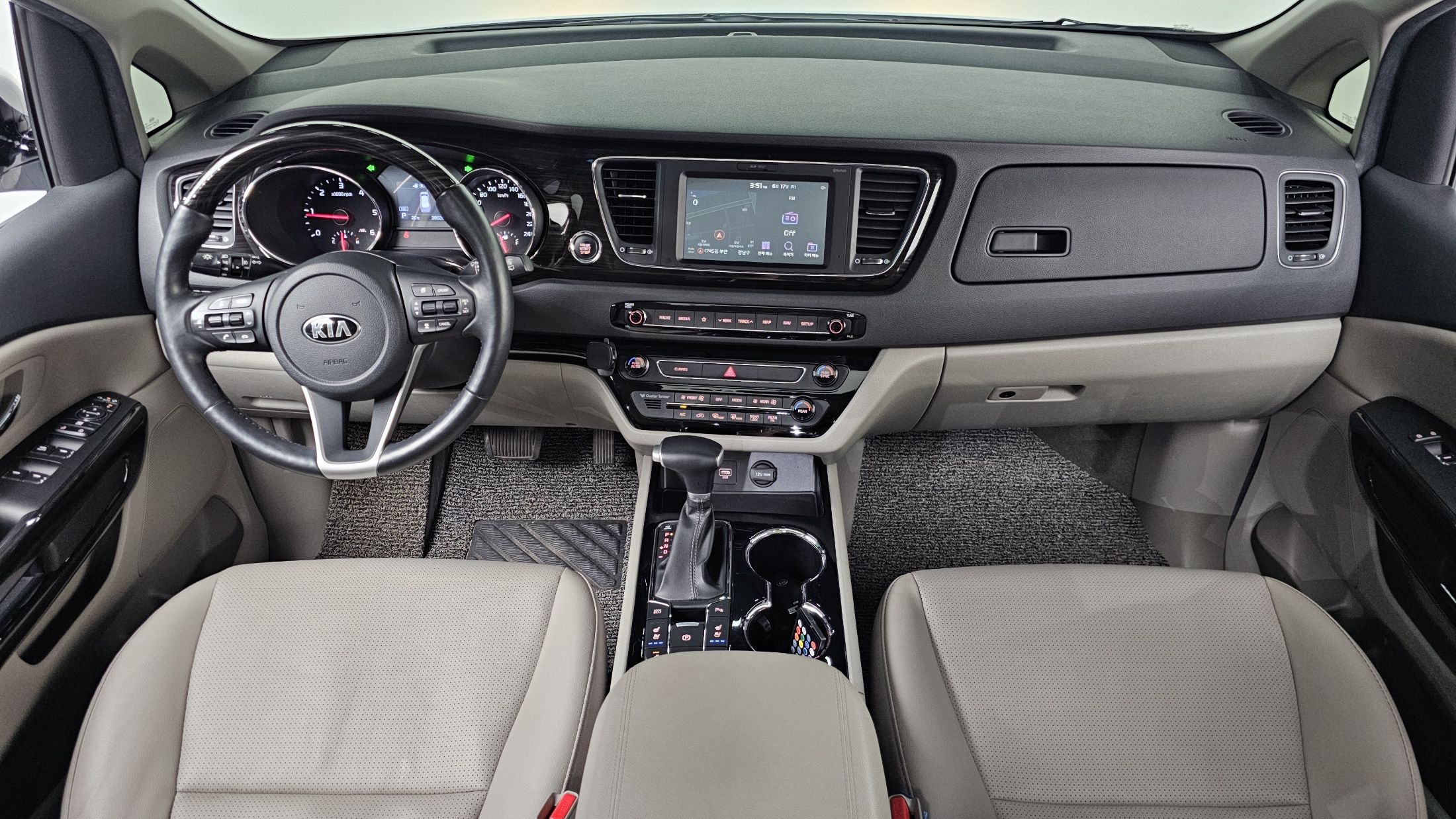 KIA CARNIVAL