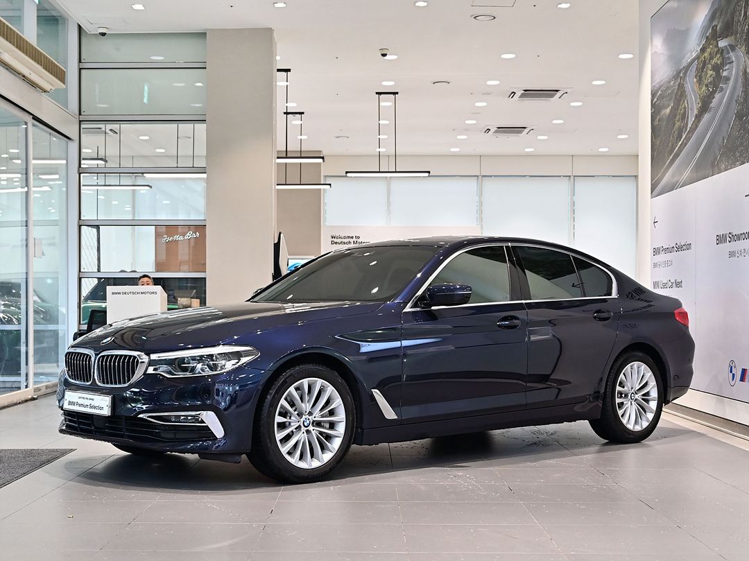 BMW 5-SERIES G30 2019