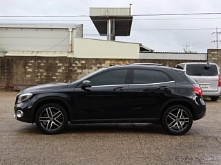 MERCEDES BENZ GLA-CLASS X156 2019