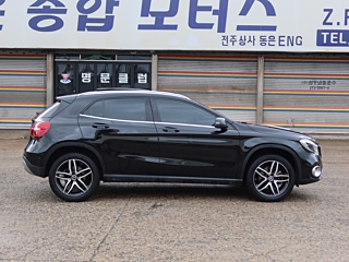 MERCEDES BENZ GLA-CLASS X156 2019