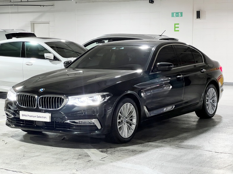 BMW 5-SERIES G30 2018