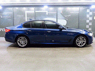 BMW 5-SERIES G30 2017