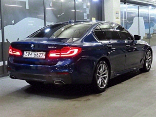 BMW 5-SERIES G30 2017