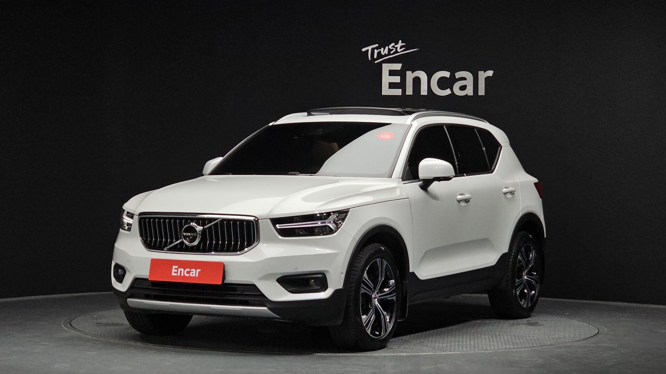 VOLVO XC40 2022