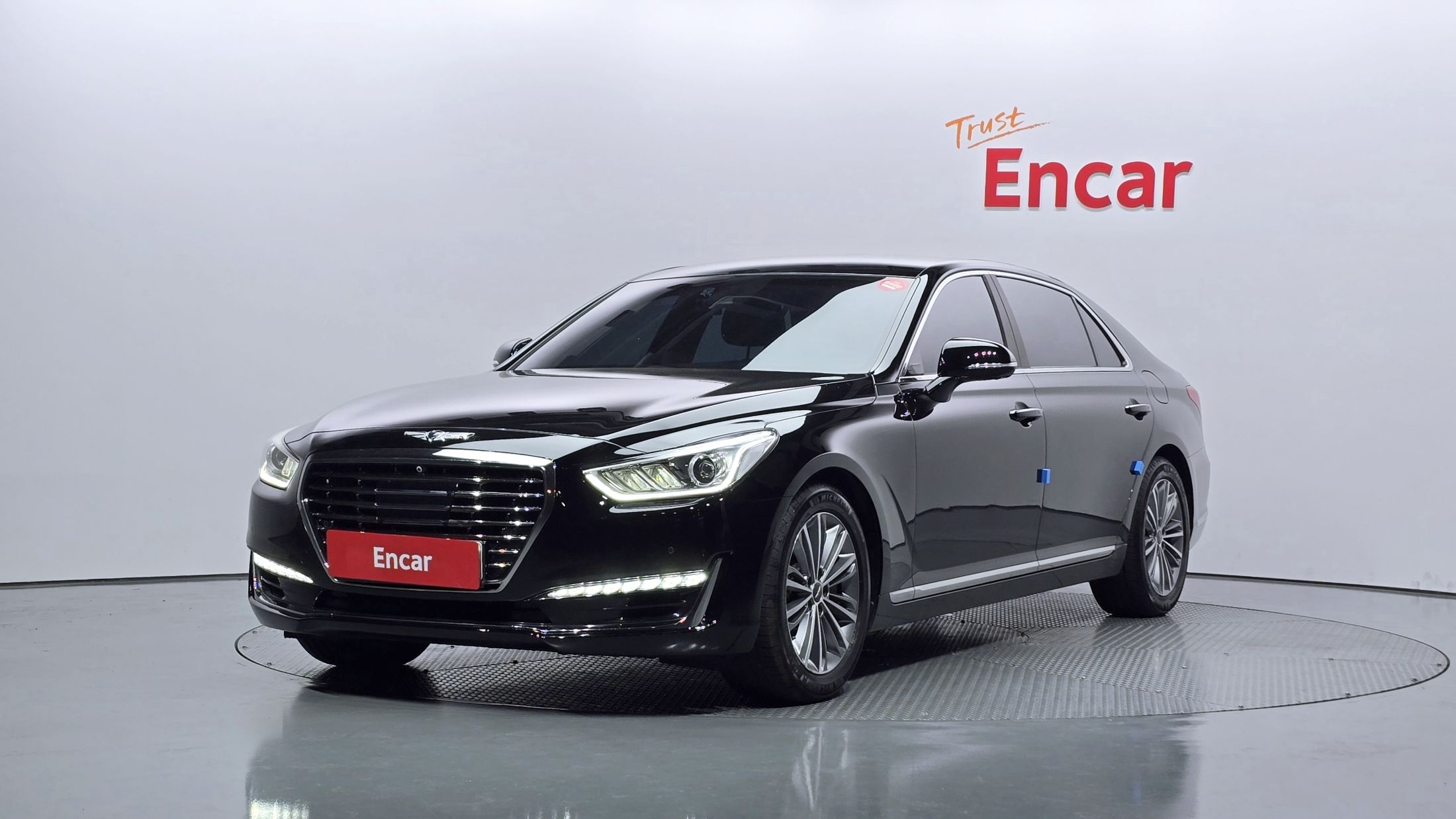 GENESIS EQ900