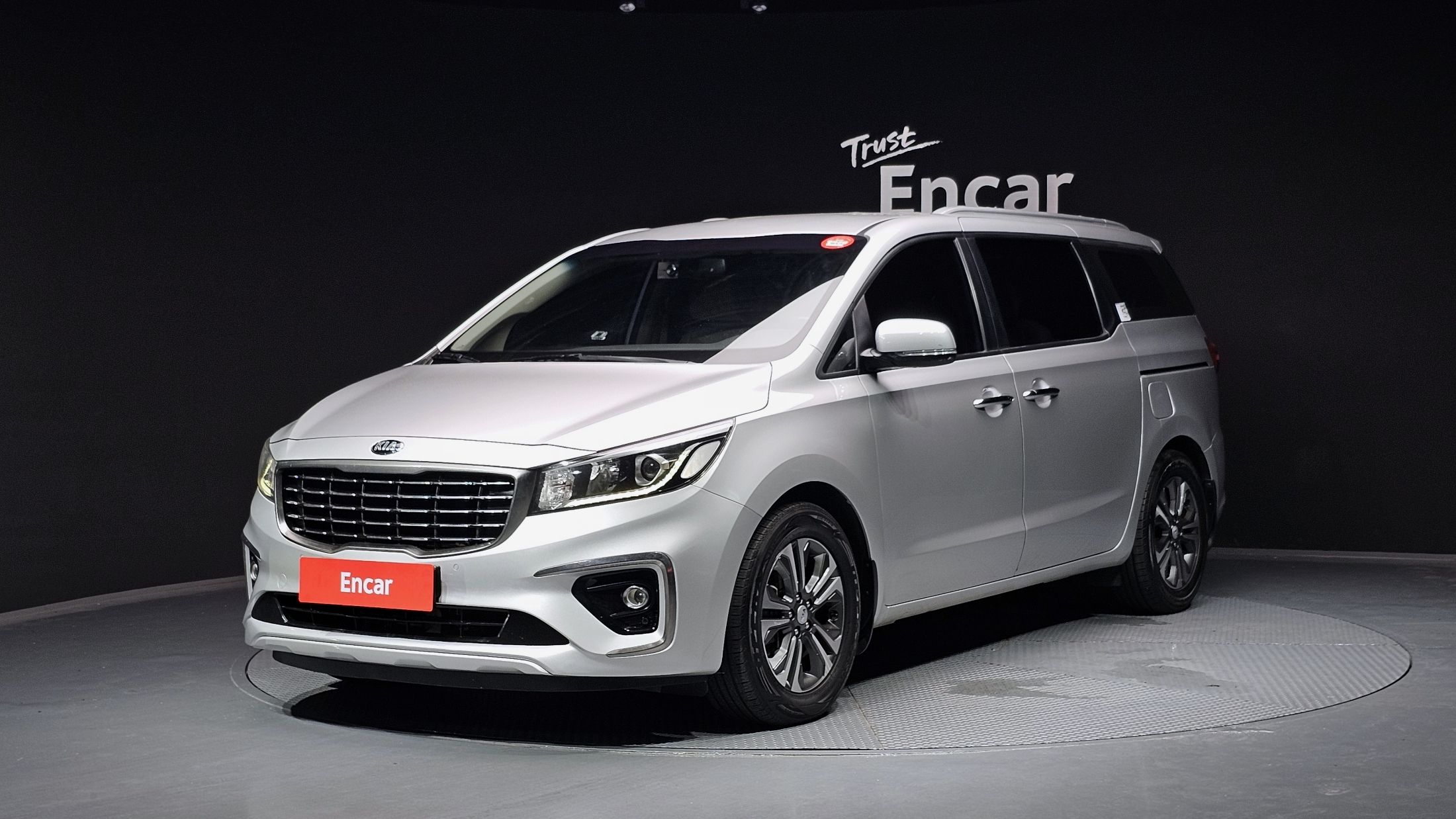 KIA CARNIVAL 2018