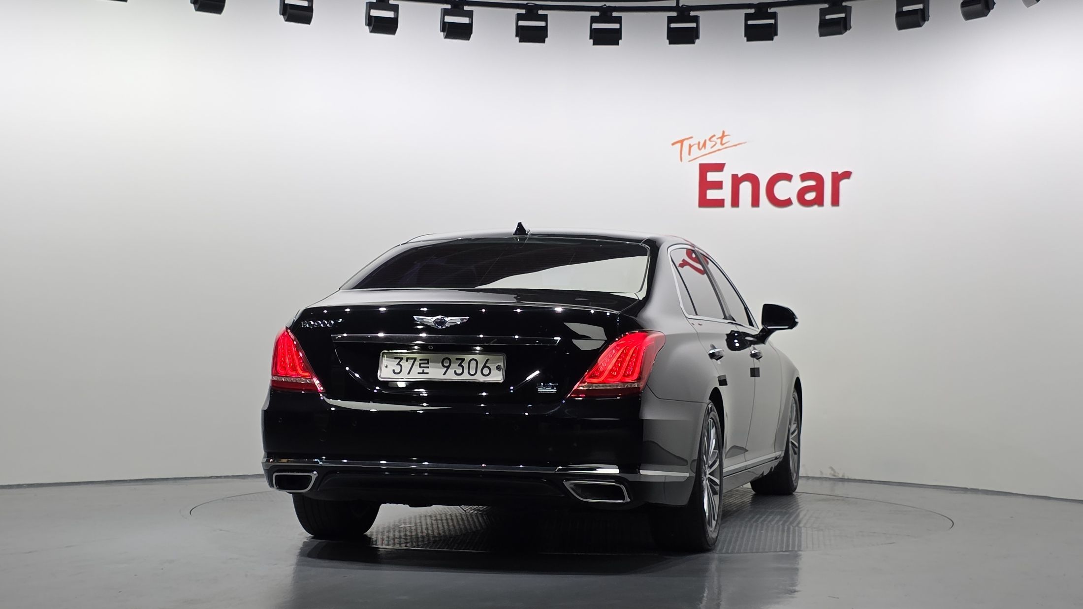 GENESIS EQ900 2016