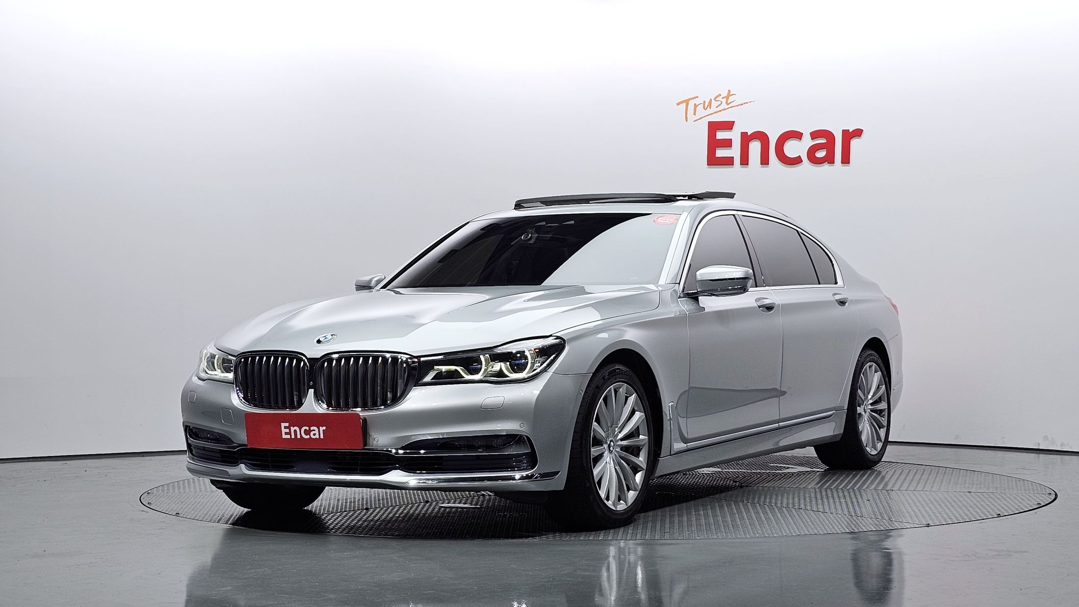 BMW 7-SERIES G11 2016