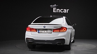 BMW 5-SERIES G30 2018