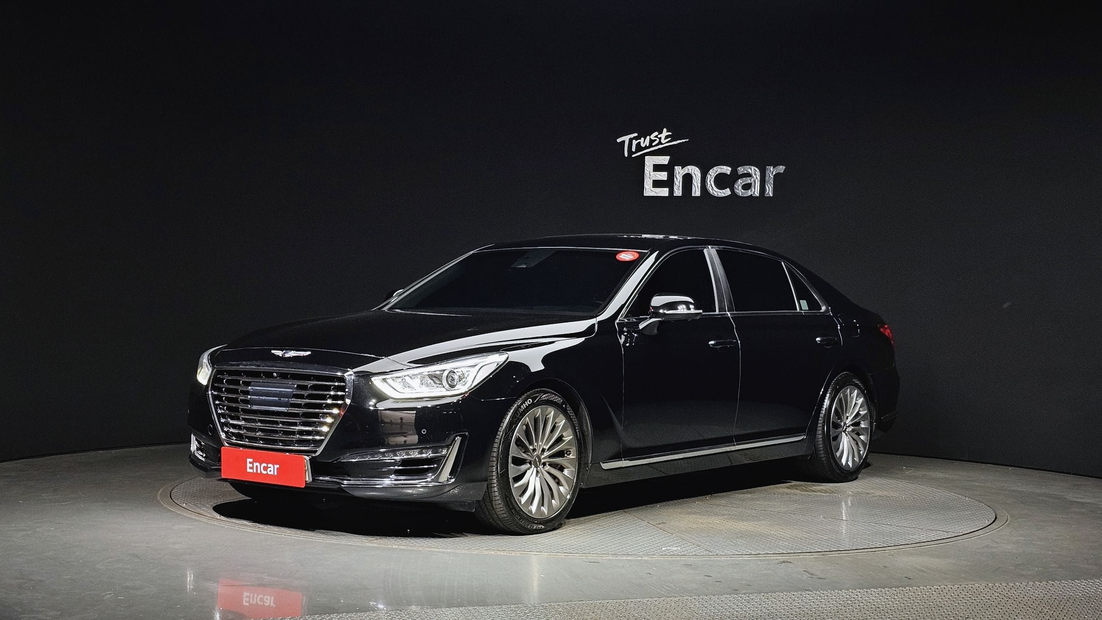 GENESIS EQ900 2016