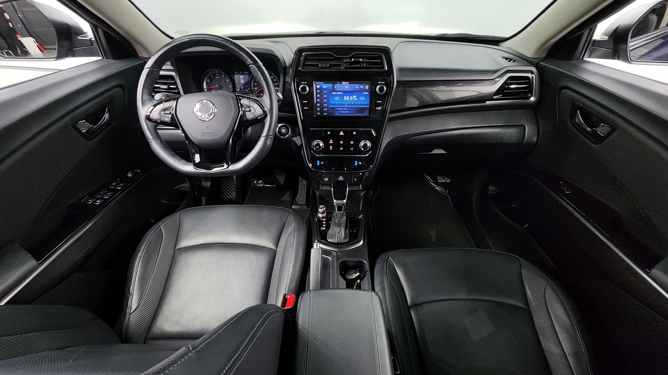 SSANGYONG TIVOLI VERY NEW 2019