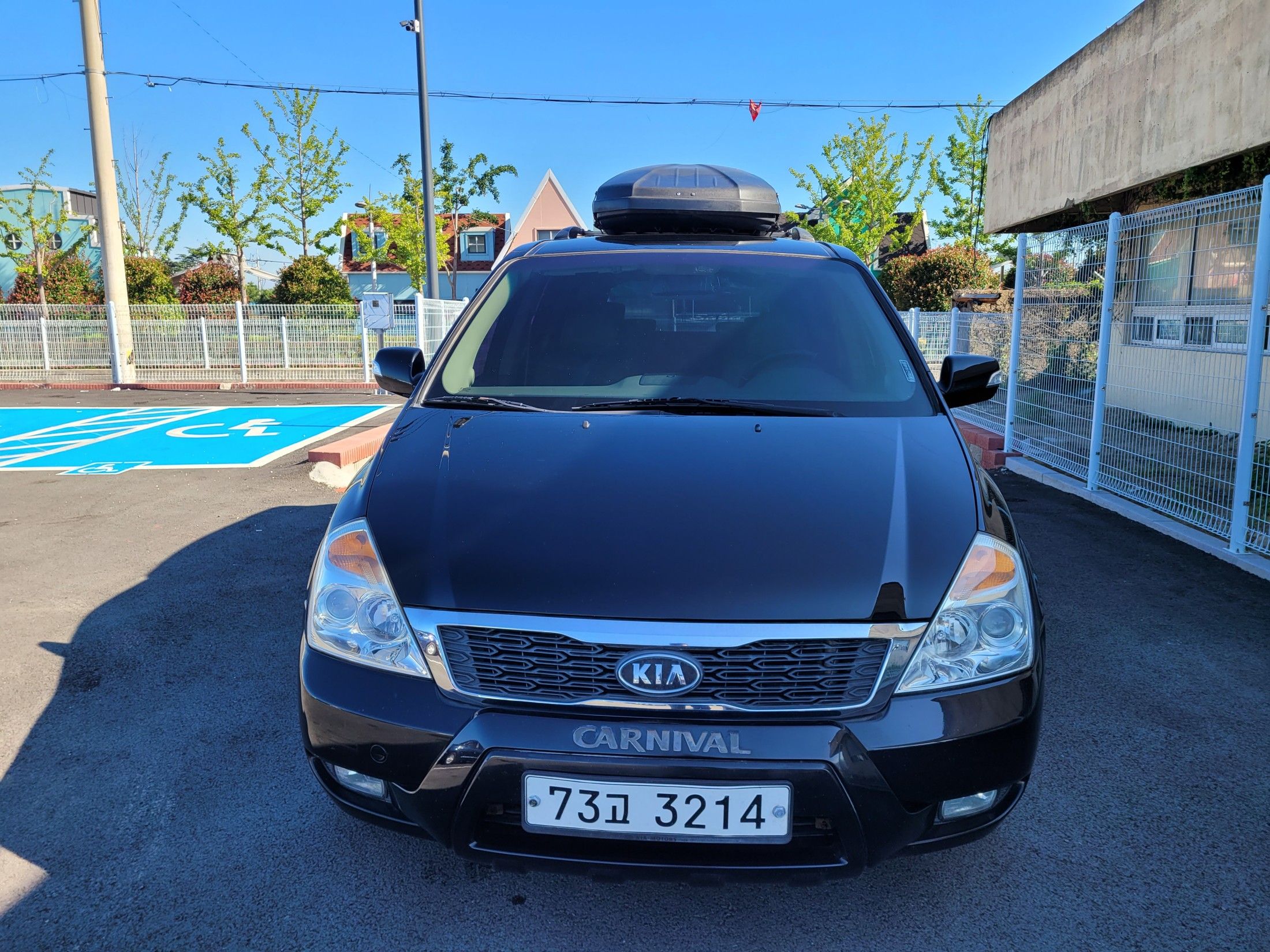 KIA CARNIVAL R 2012