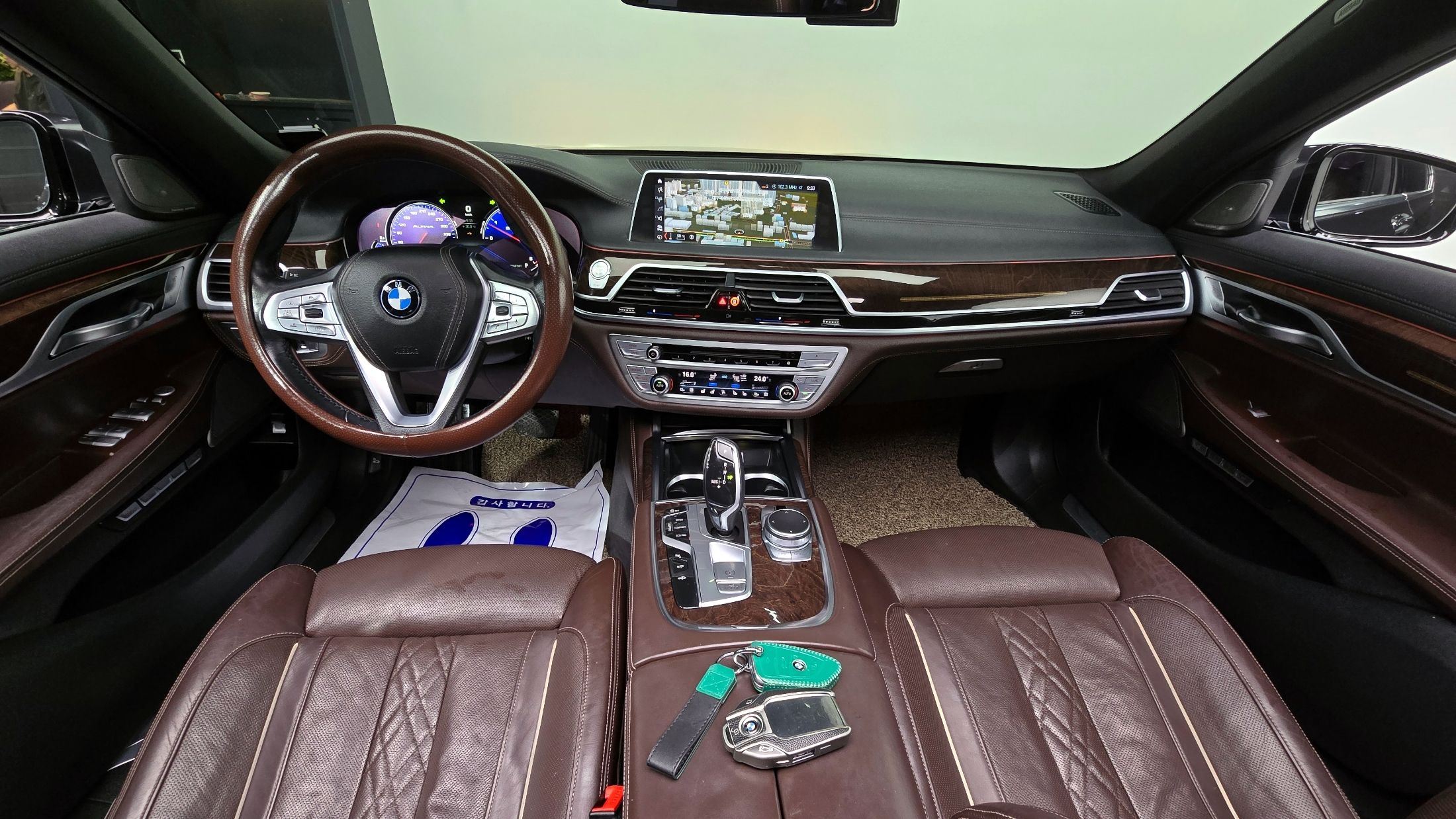BMW 7-SERIES G11 2015