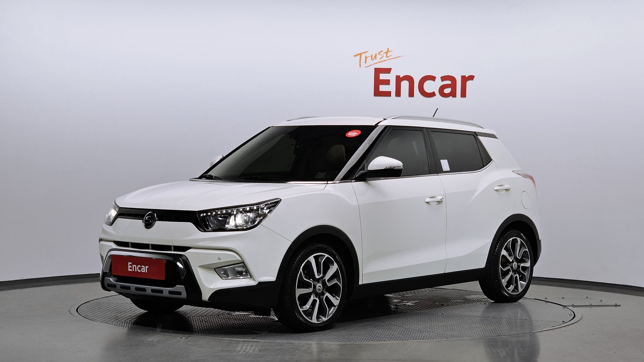 SSANGYONG TIVOLI 2015