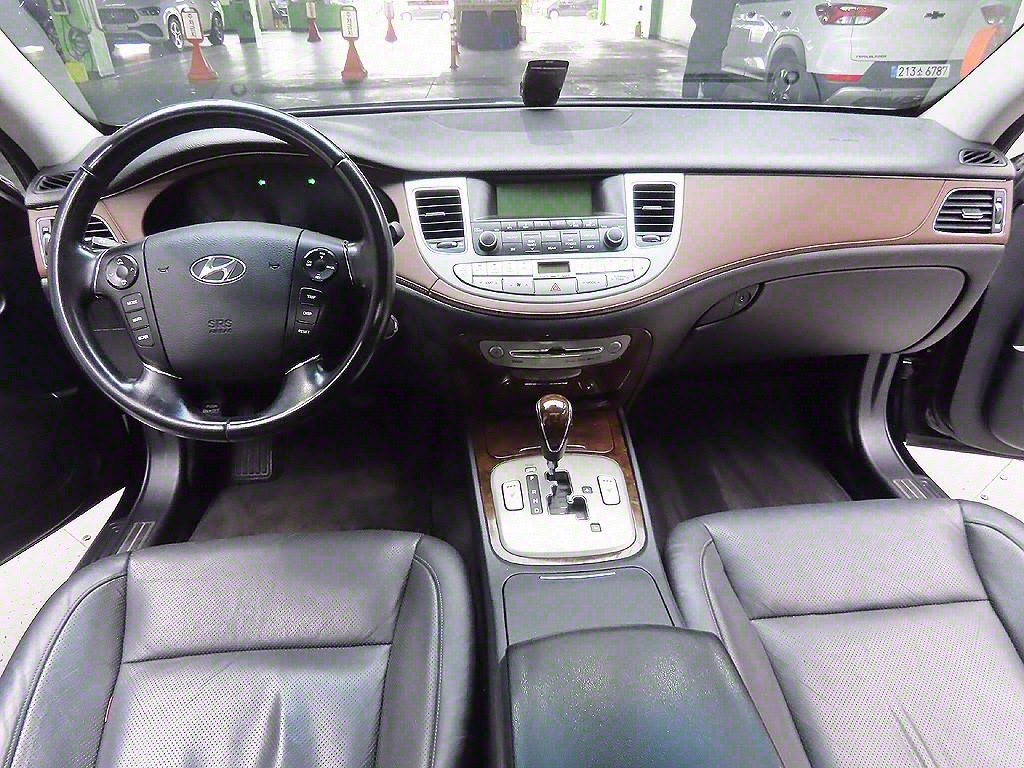 HYUNDAI GENESIS 2009