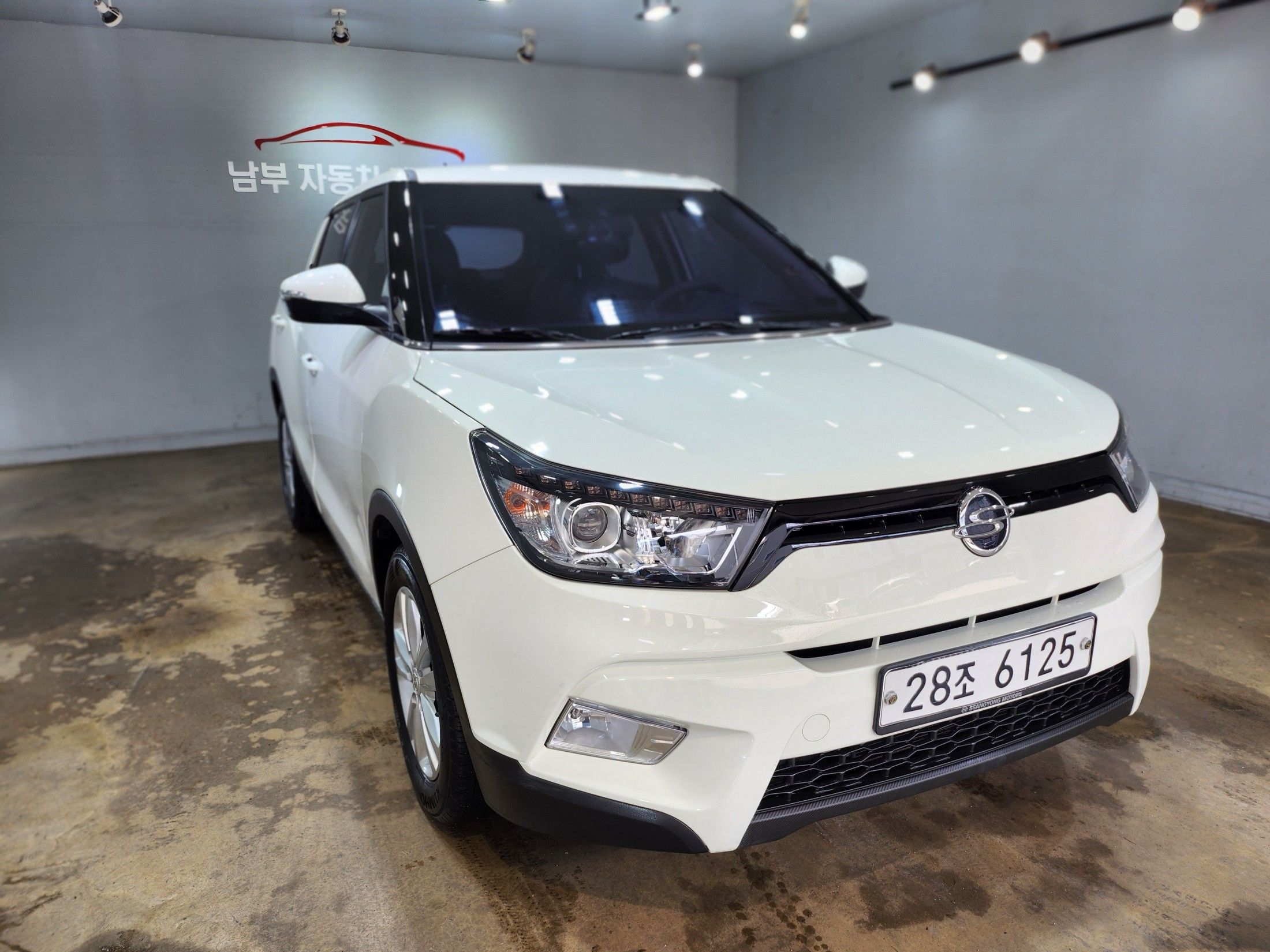 SSANGYONG TIVOLI 2015