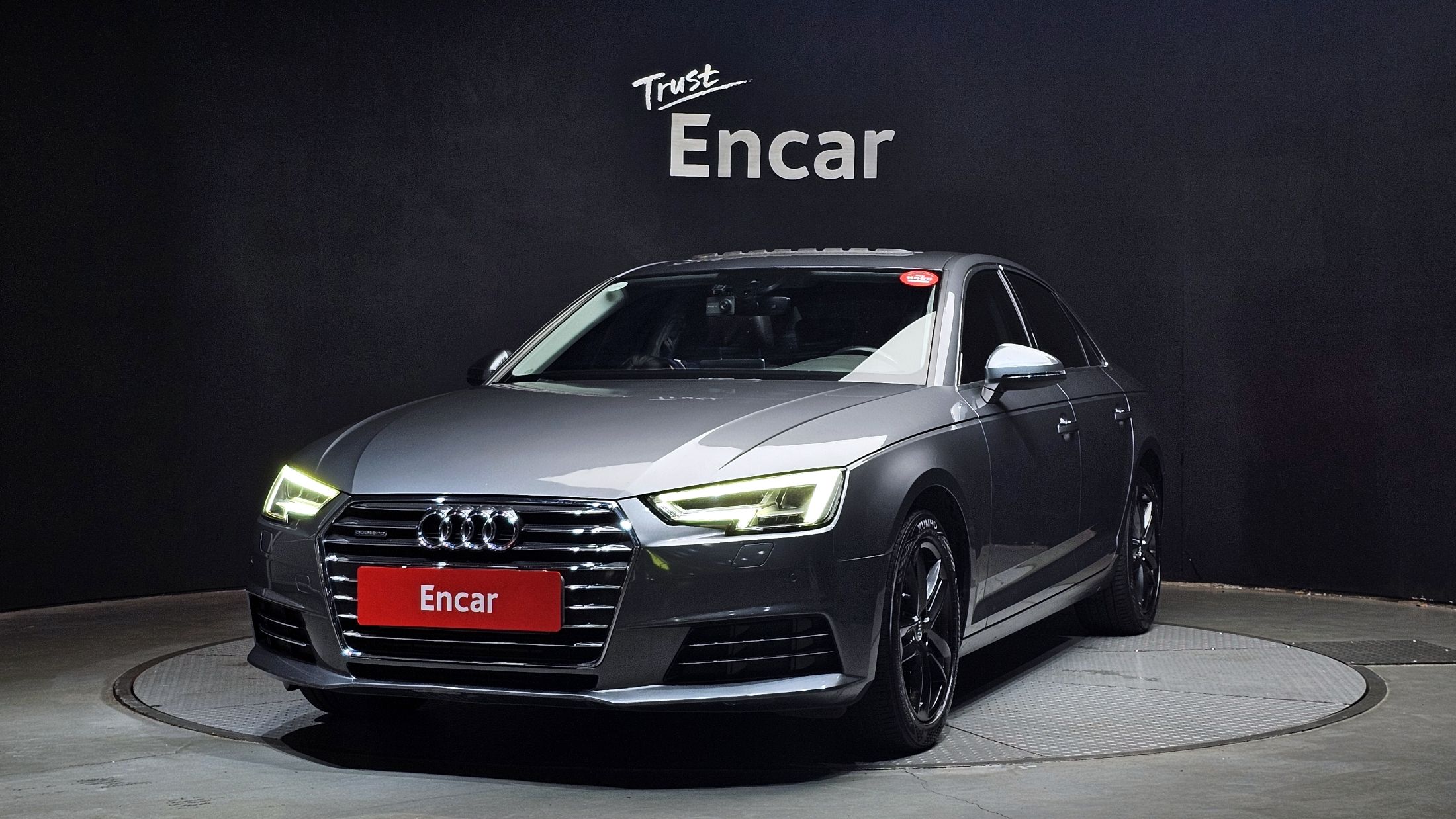 AUDI A4 B9 2016