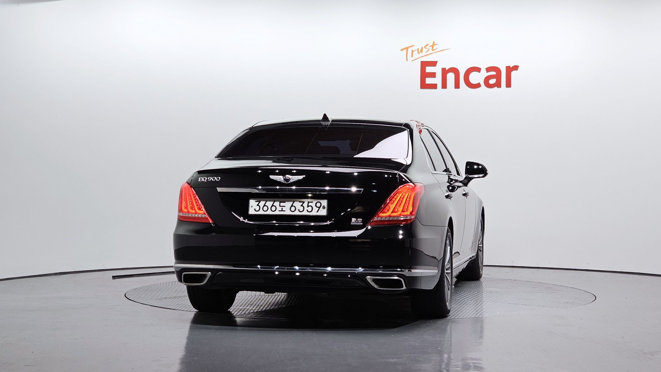 GENESIS EQ900 2016