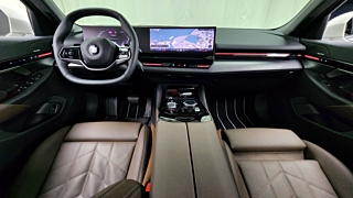 BMW 5-SERIES G60 2024