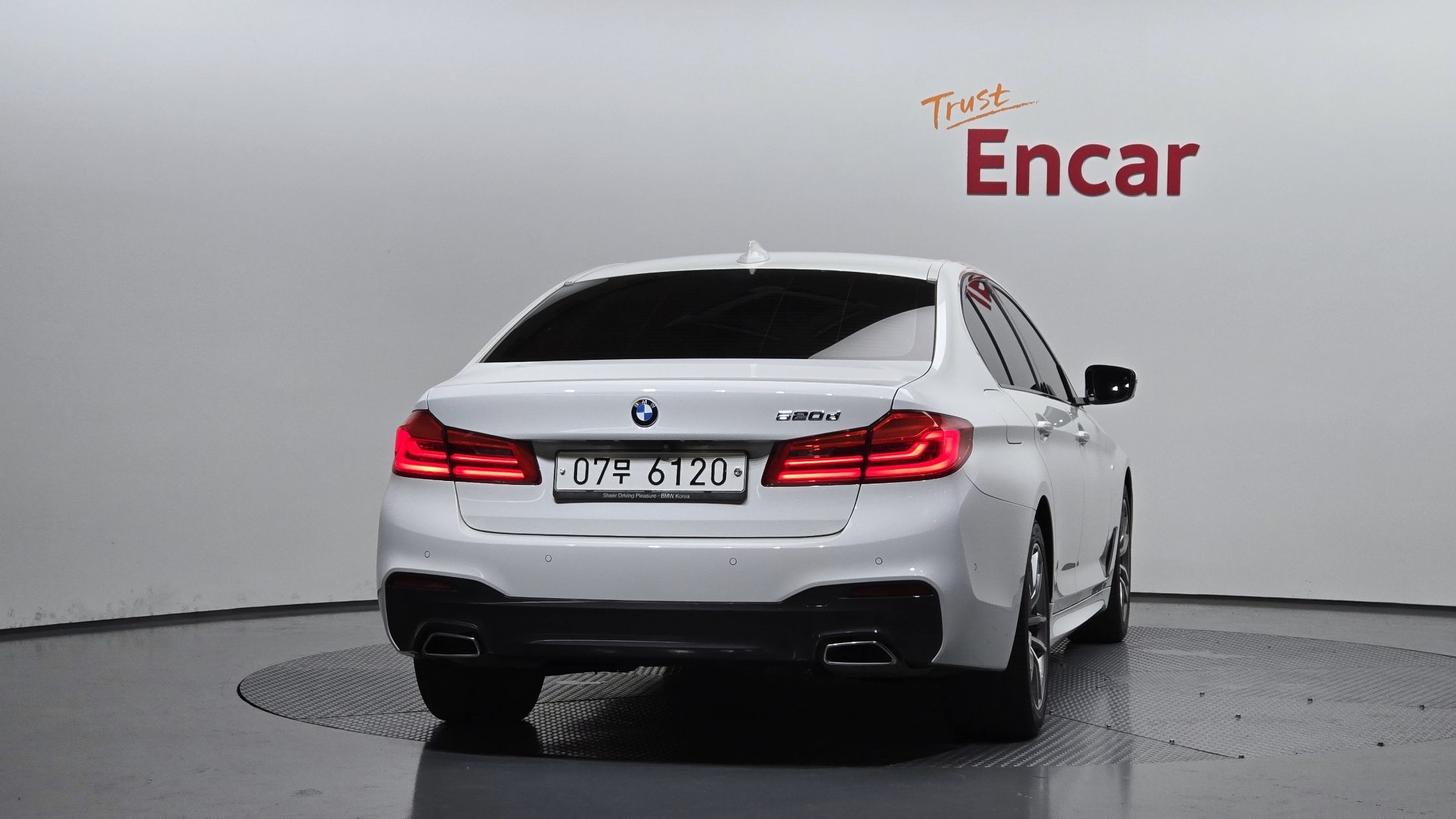 BMW 5-SERIES G30 2017