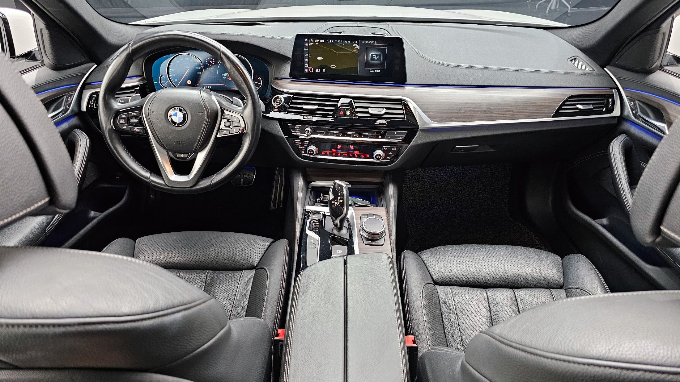 BMW 5-SERIES G30 2017