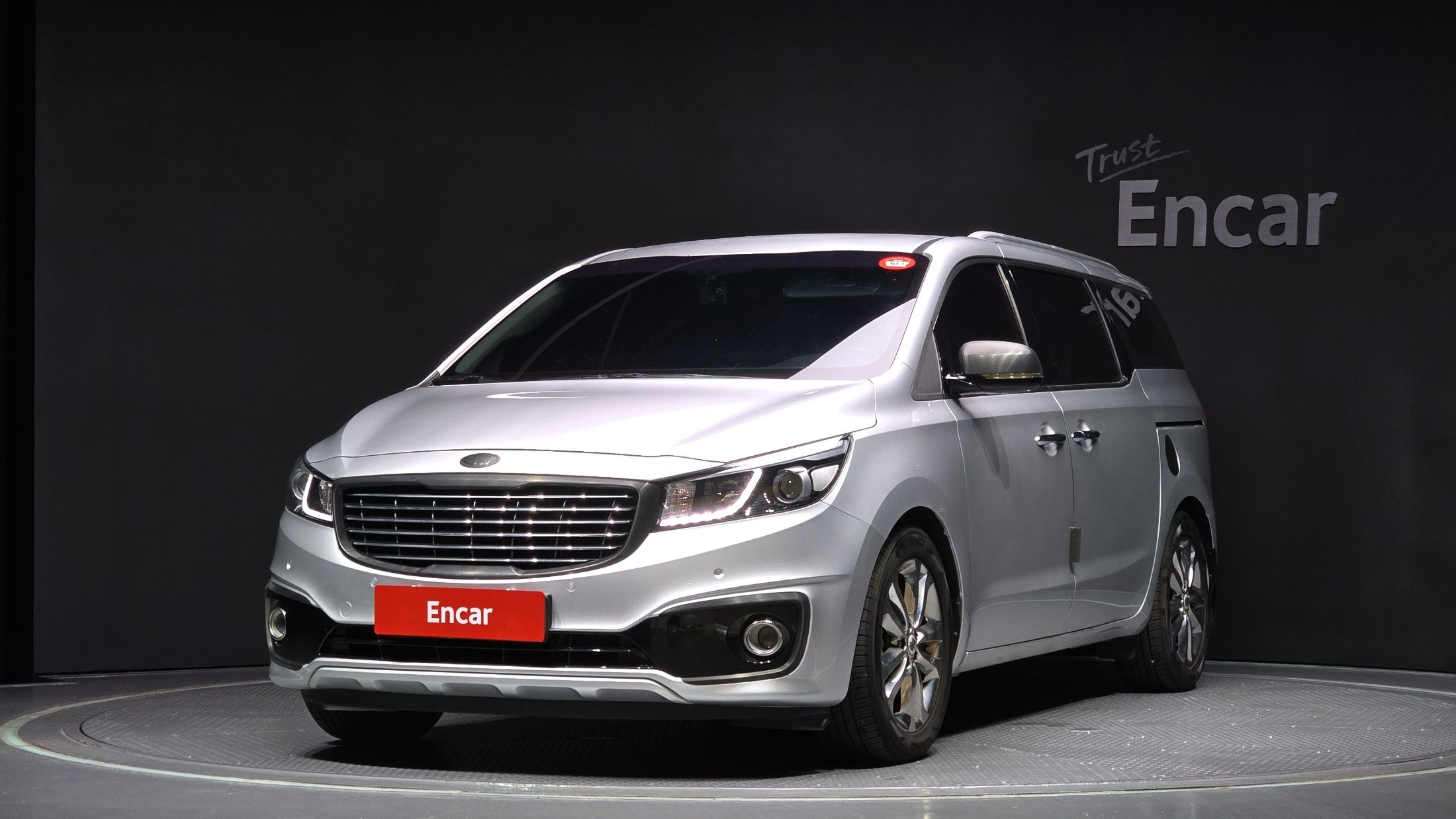 KIA CARNIVAL 2015