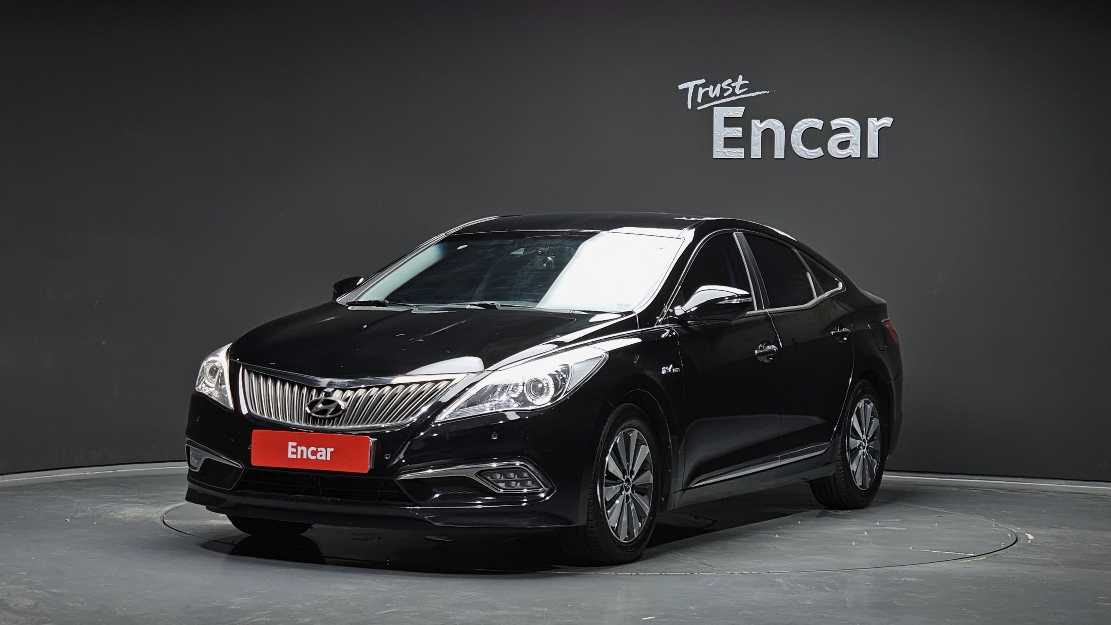 HYUNDAI GRANDEUR HG HYBRID 2016