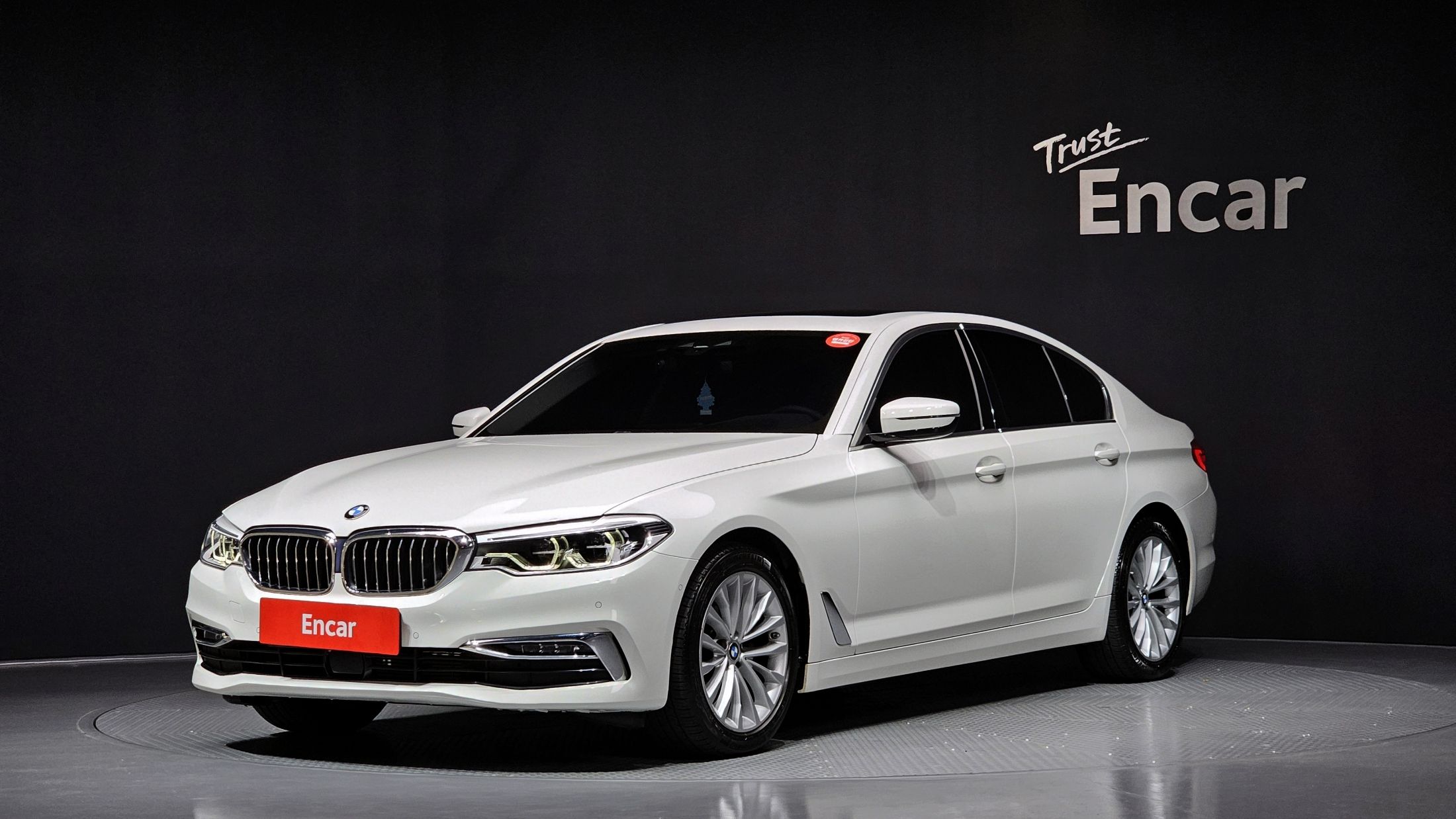 BMW 5-SERIES G30 2019