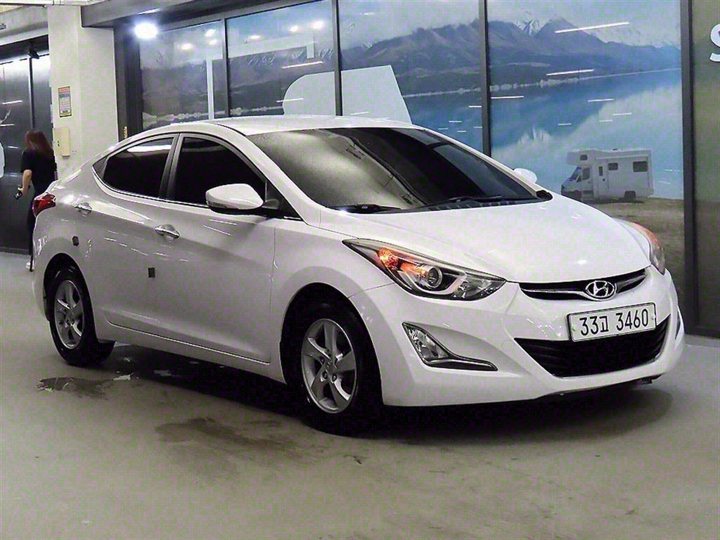 HYUNDAI AVANTE 2015
