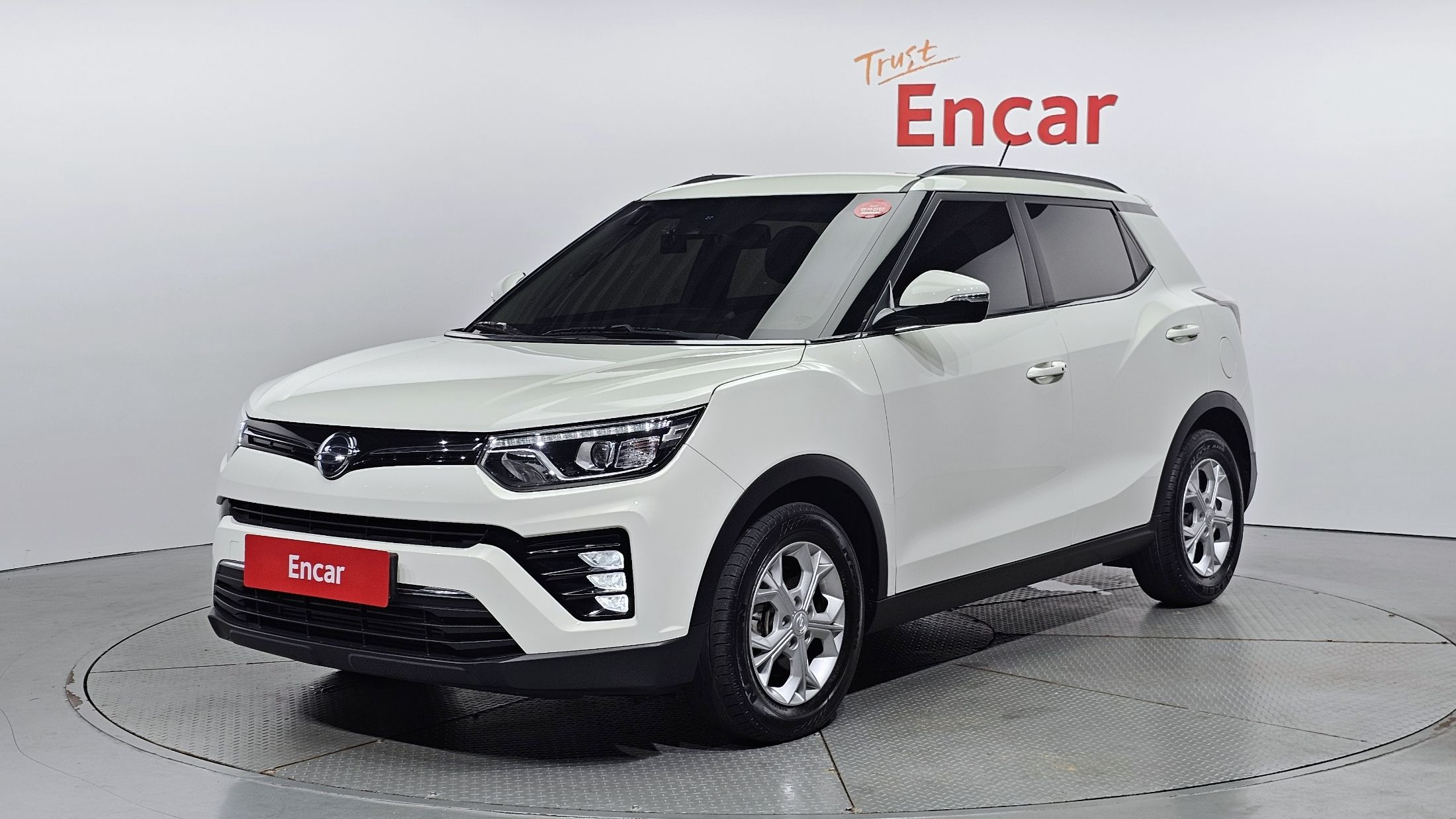SSANGYONG TIVOLI VERY NEW 2021