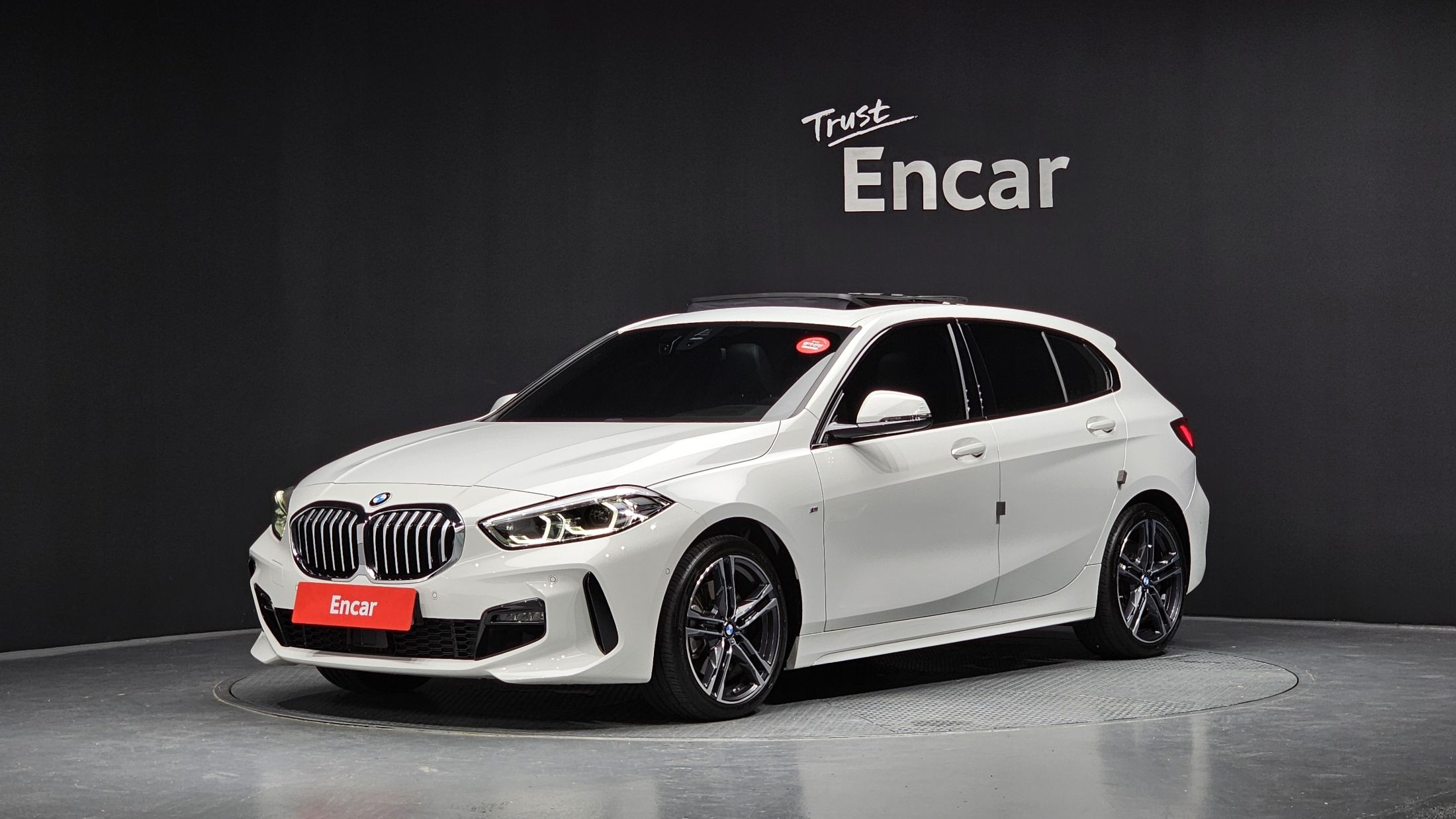 BMW 1-SERIES F40 2024