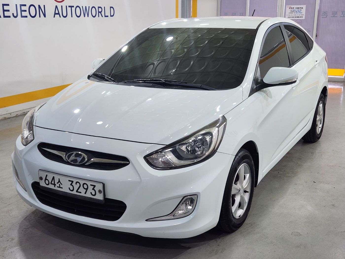 HYUNDAI ACCENT NEW