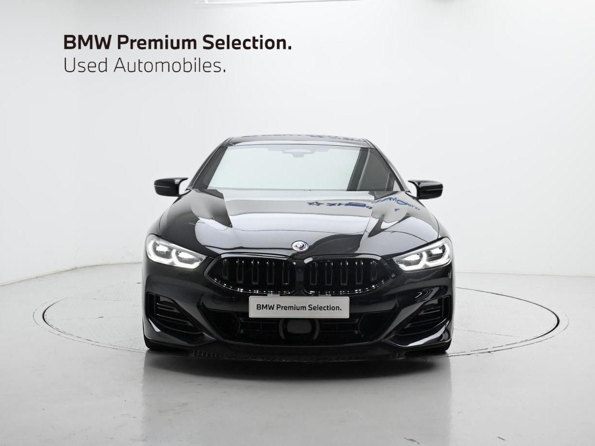 BMW 8-SERIES G15