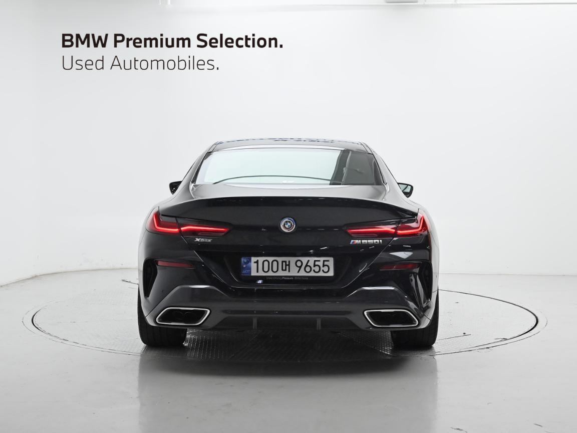 BMW 8-SERIES G15