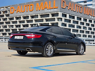 HYUNDAI GRANDEUR HG 2015