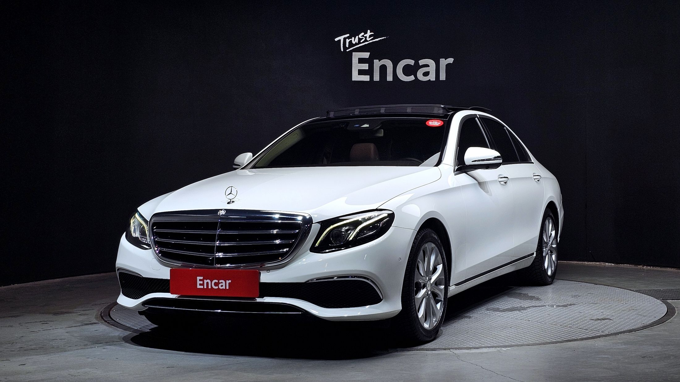 MERCEDES BENZ E-CLASS W213 2016