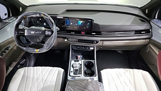 KIA CARNIVAL 2025