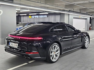 PORSCHE PANAMERA 972 2024