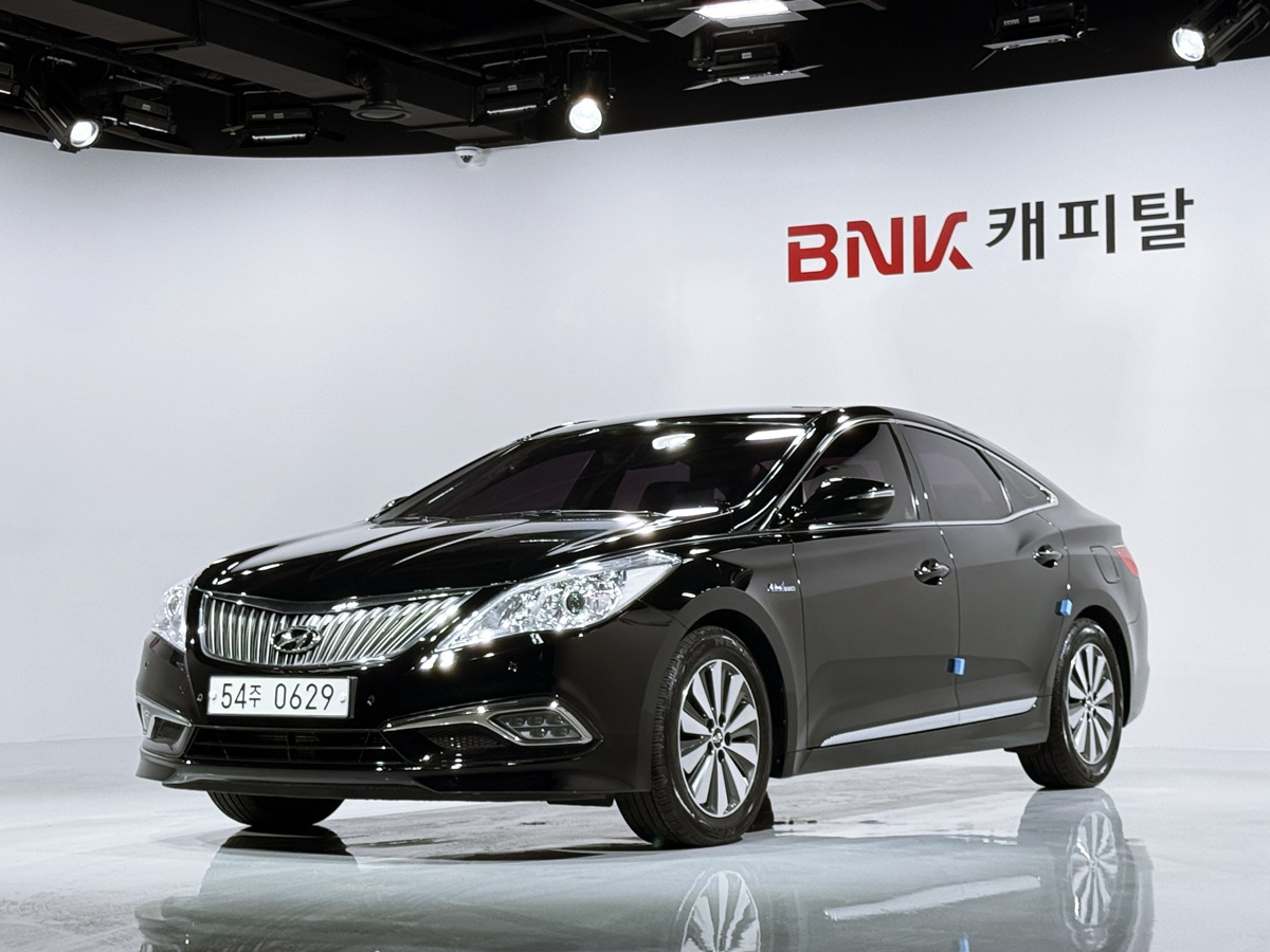 HYUNDAI GRANDEUR HG HYBRID 2016