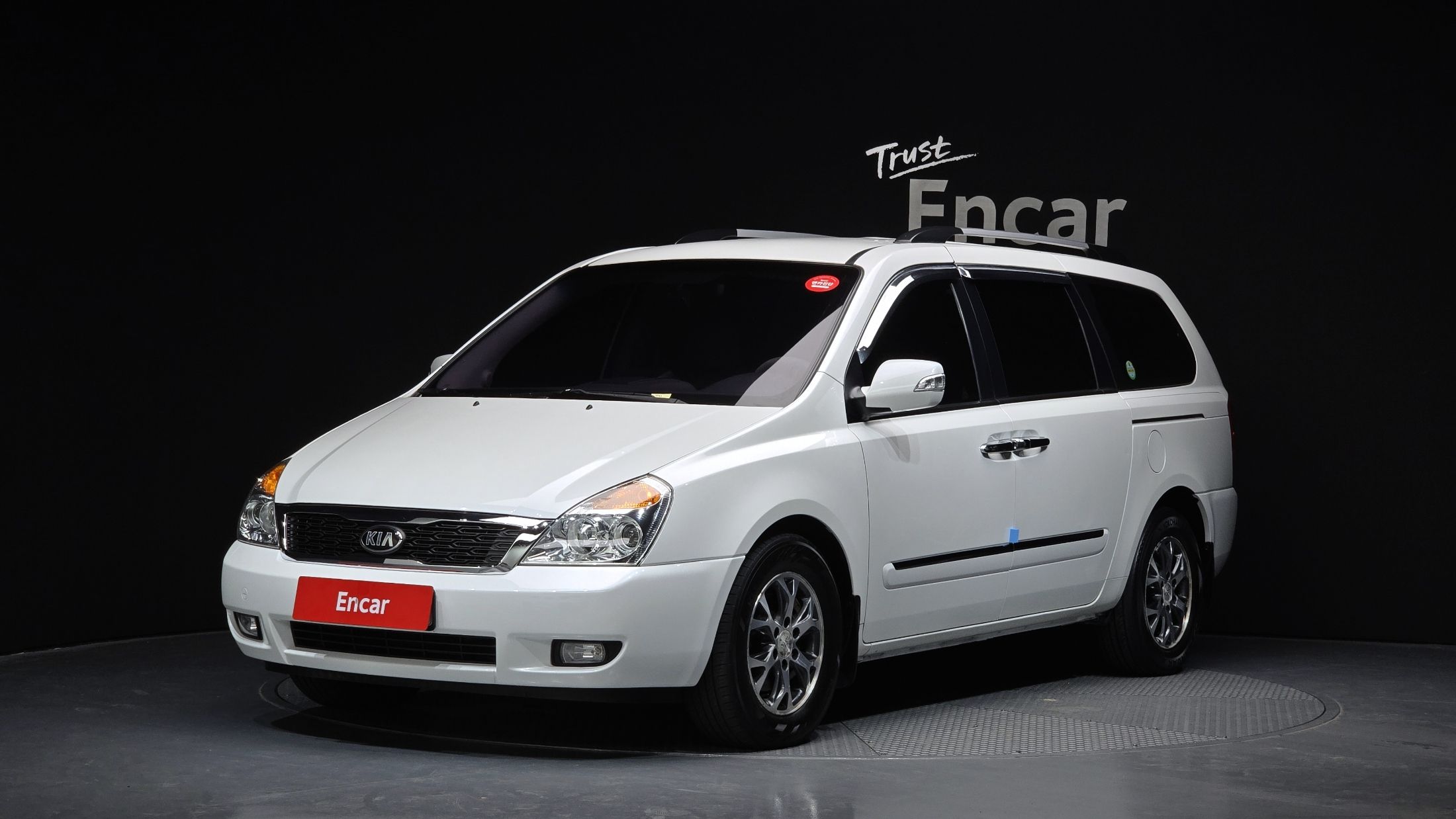 KIA CARNIVAL R 2014