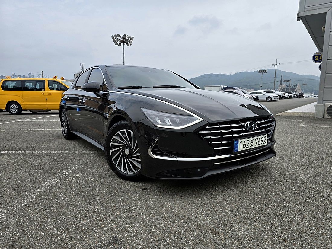 HYUNDAI SONATA HYBRID DN8 2020