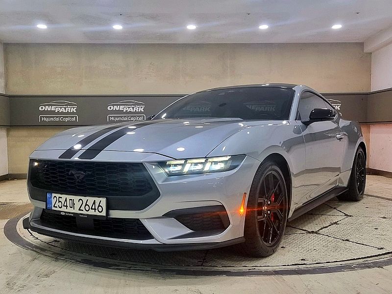 FORD MUSTANG