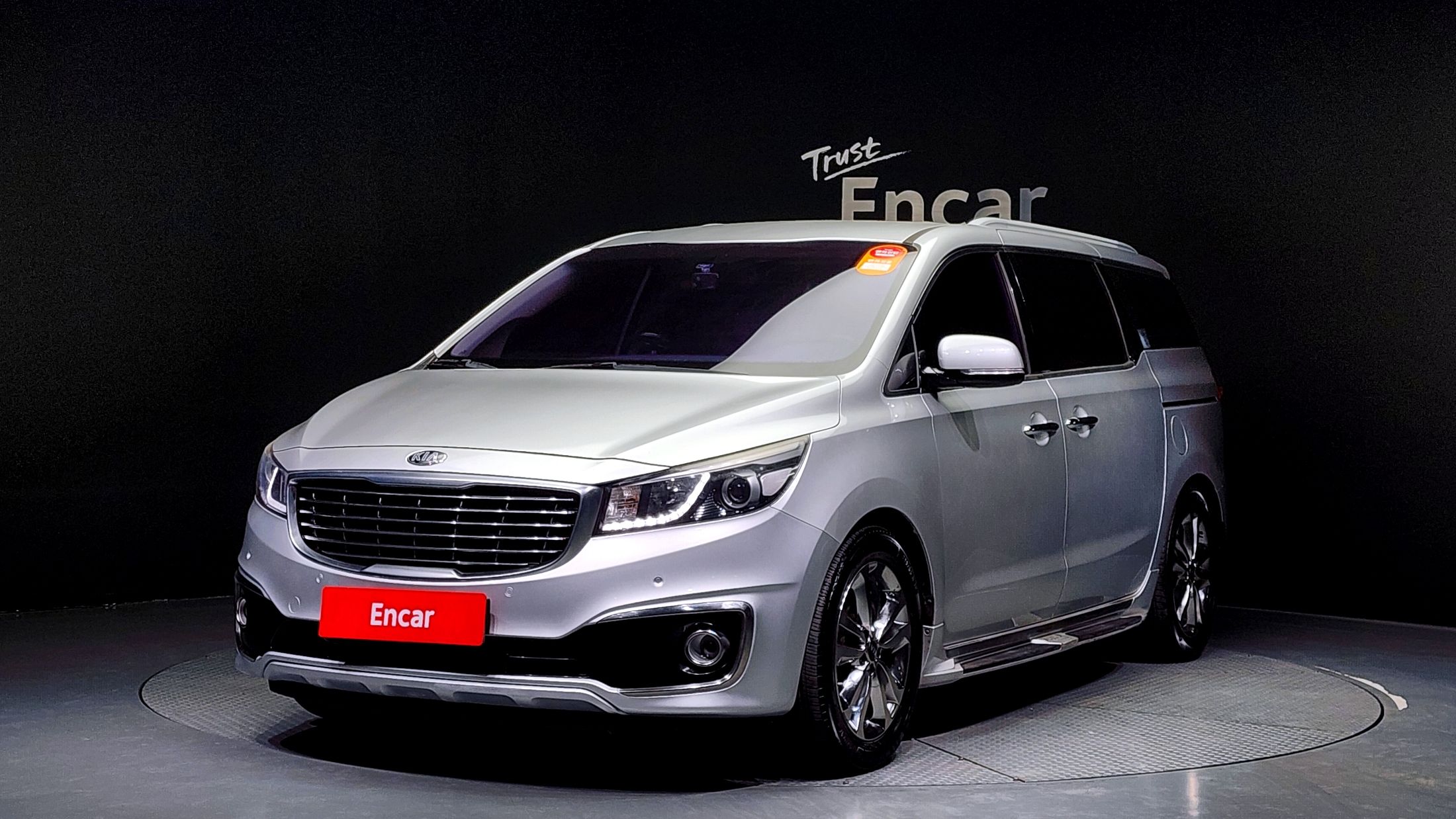 KIA CARNIVAL 2015