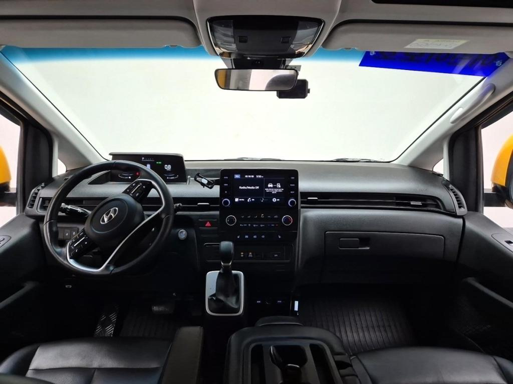 HYUNDAI STARIA 2023
