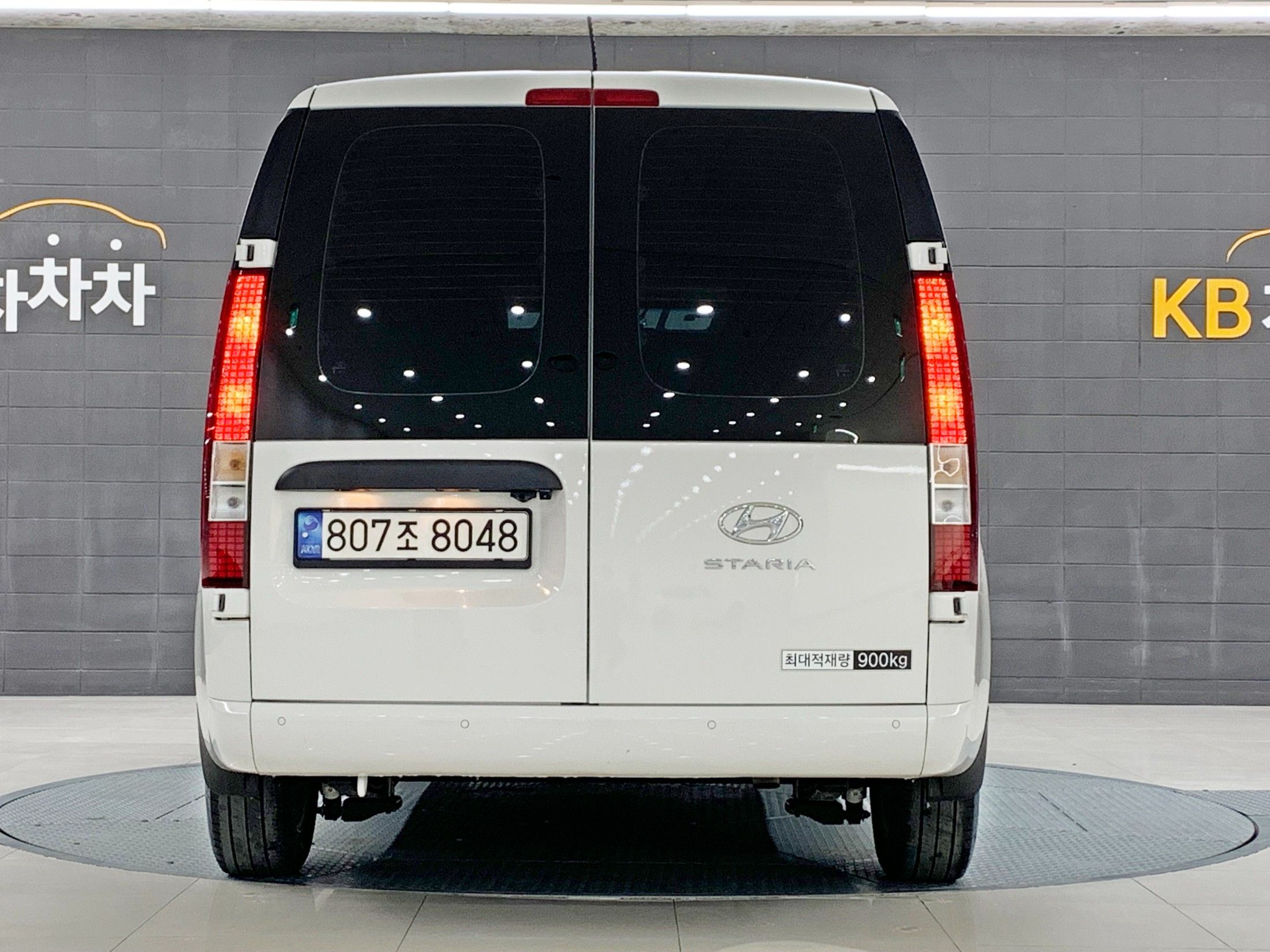 HYUNDAI STARIA 2023