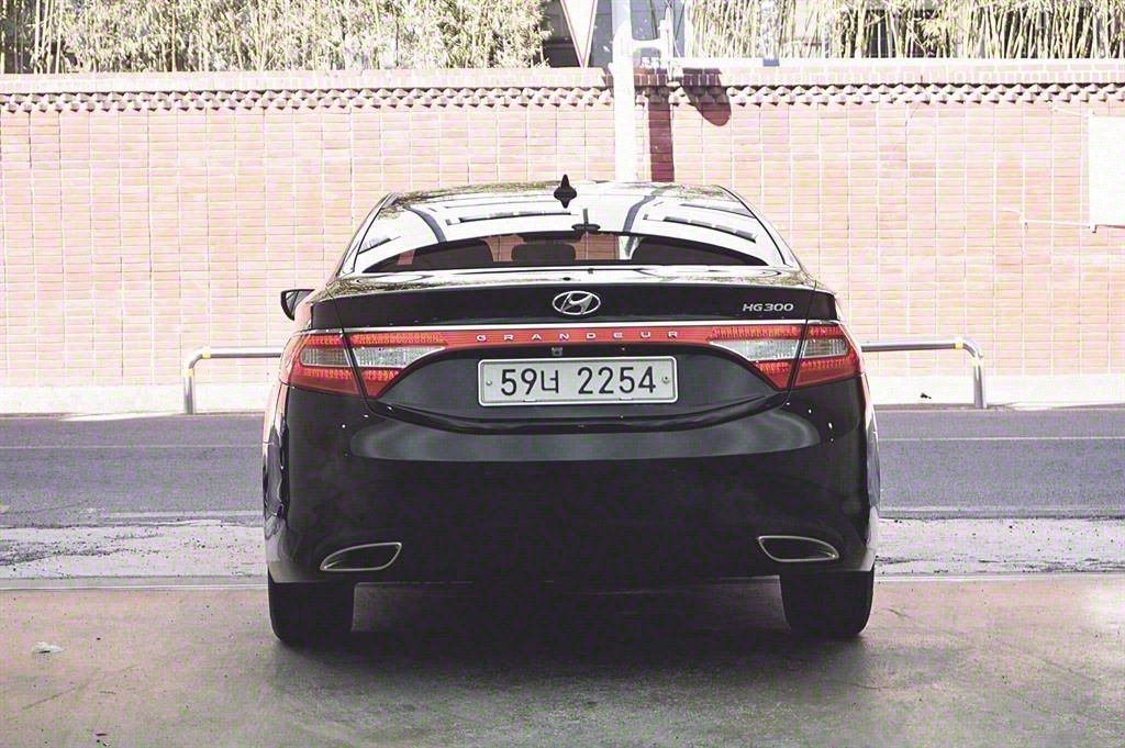 HYUNDAI GRANDEUR HG 2012