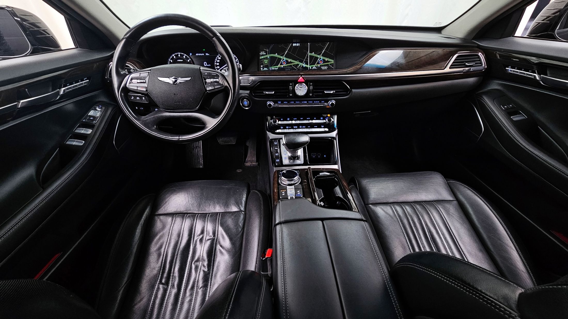 GENESIS EQ900 2018