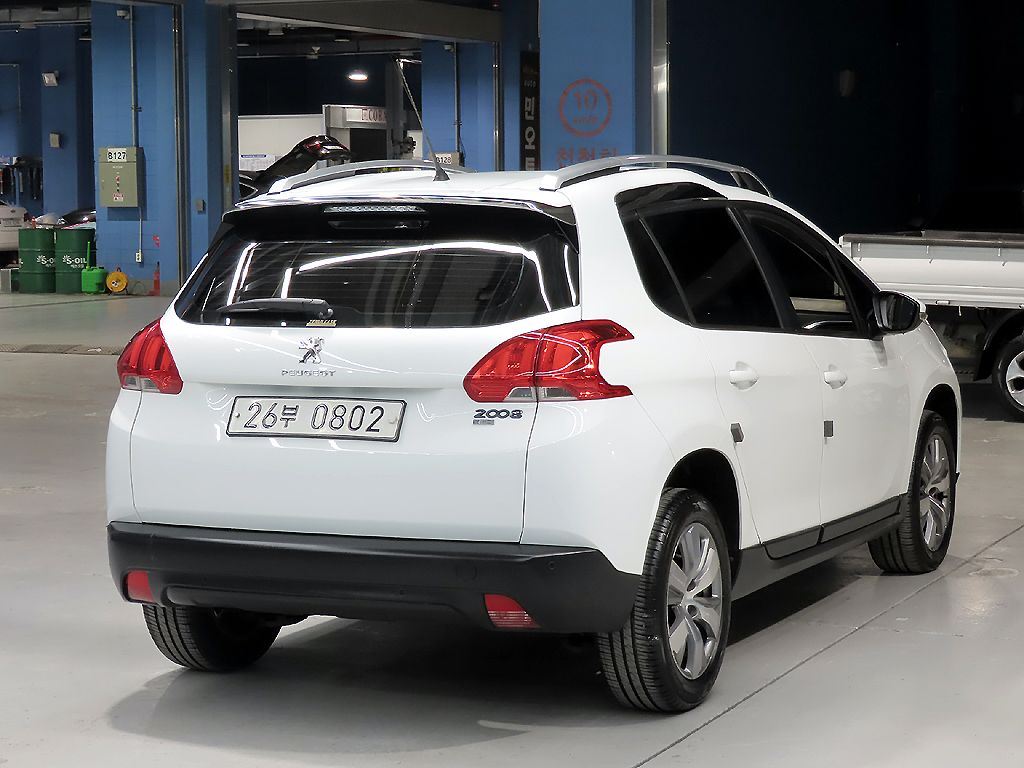 PEUGEOT 2008 2015