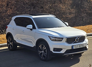 VOLVO XC40 2021